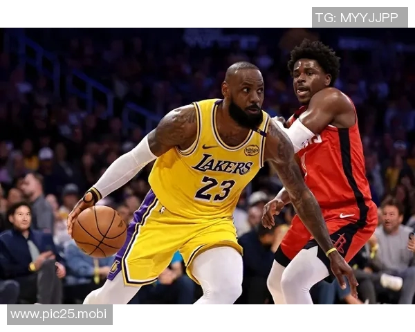 詹姆斯30+8+8东契奇30+10 湖人擒鹈鹕取得三连胜